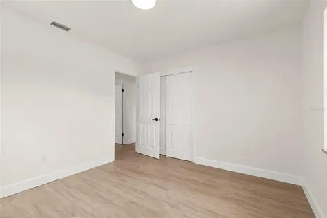 10221 N Fleetwood Drive Tampa FL 33612