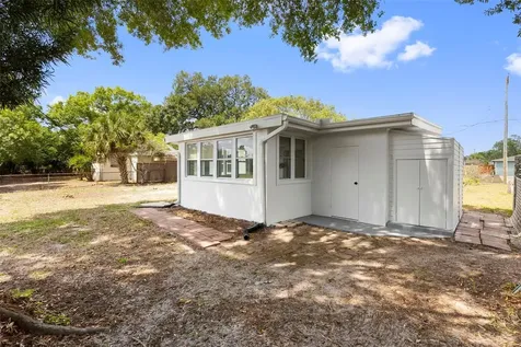 10221 N Fleetwood Drive Tampa FL 33612