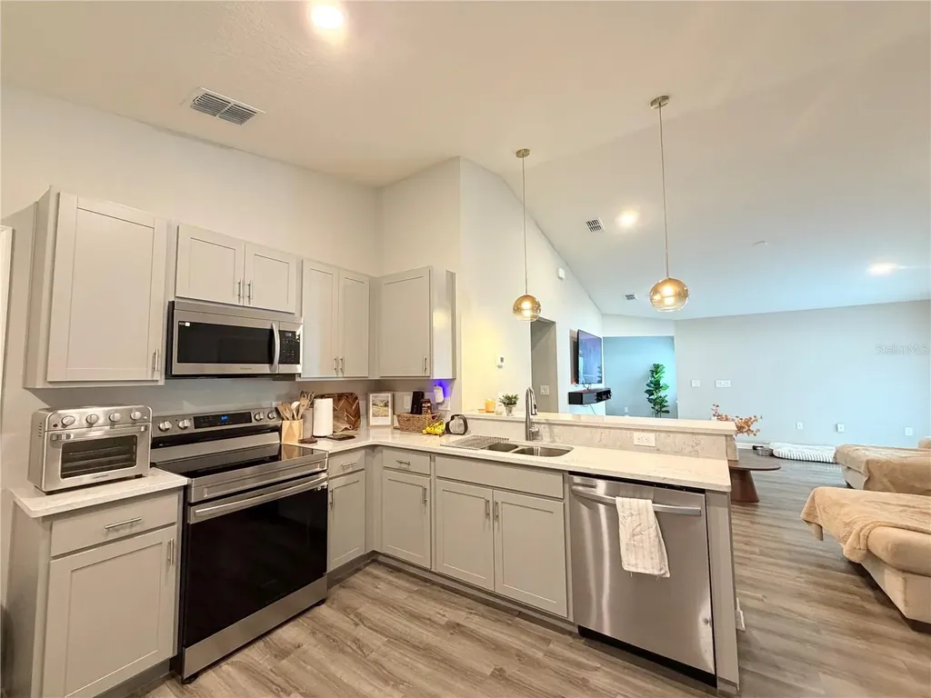35255 Crescent Creek Drive Zephyrhills FL 33541