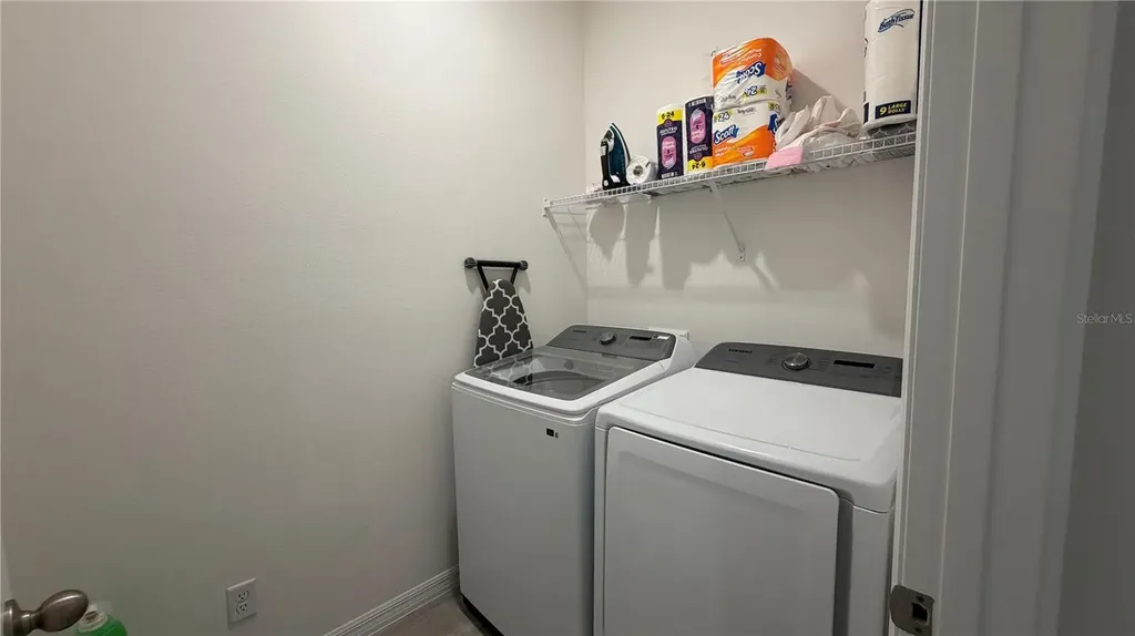 408 Cierra Oaks Circle Lady Lake FL 32159