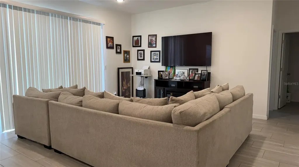 408 Cierra Oaks Circle Lady Lake FL 32159