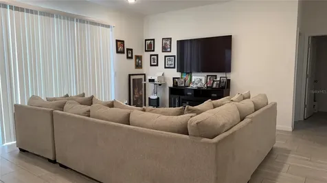 408 Cierra Oaks Circle Lady Lake FL 32159