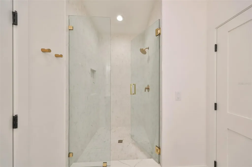 4324 W Gray Street Tampa FL 33609