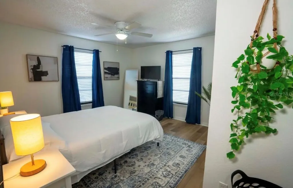 1812 Poinsettia Avenue Tarpon Springs FL 34689