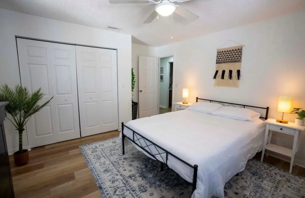 1812 Poinsettia Avenue Tarpon Springs FL 34689
