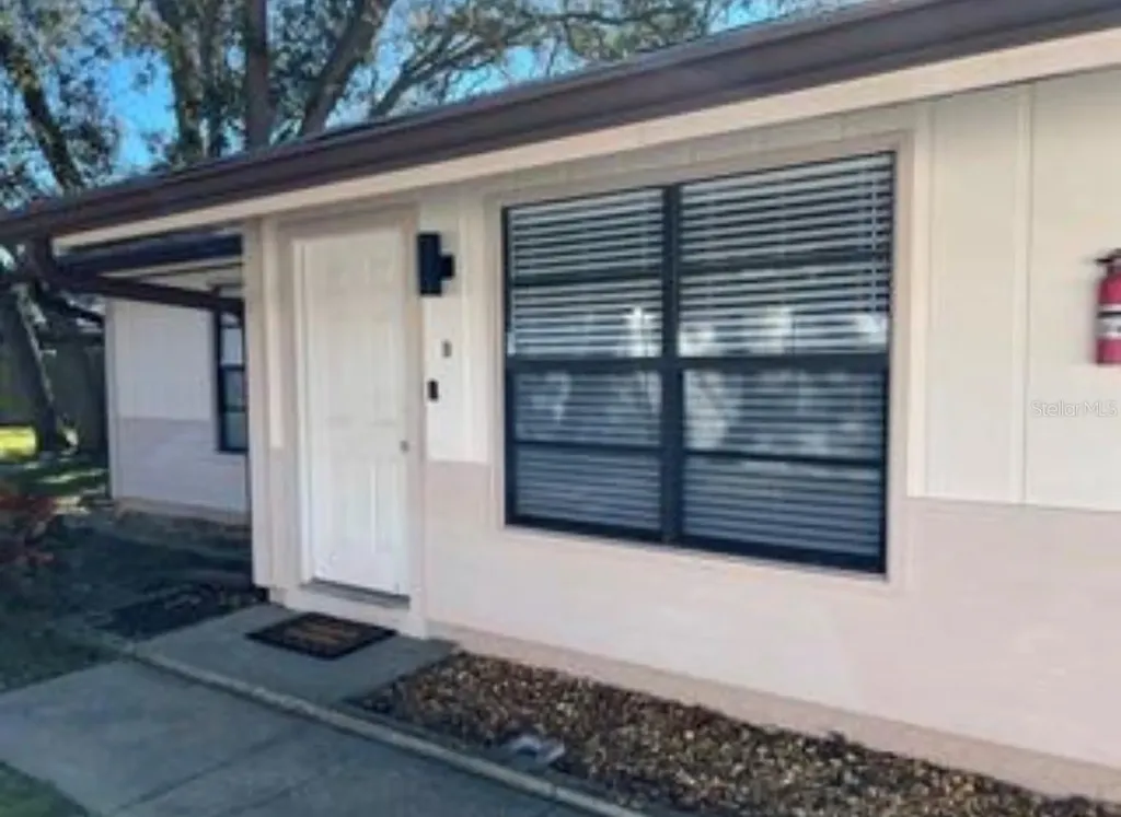 1812 Poinsettia Avenue Tarpon Springs FL 34689