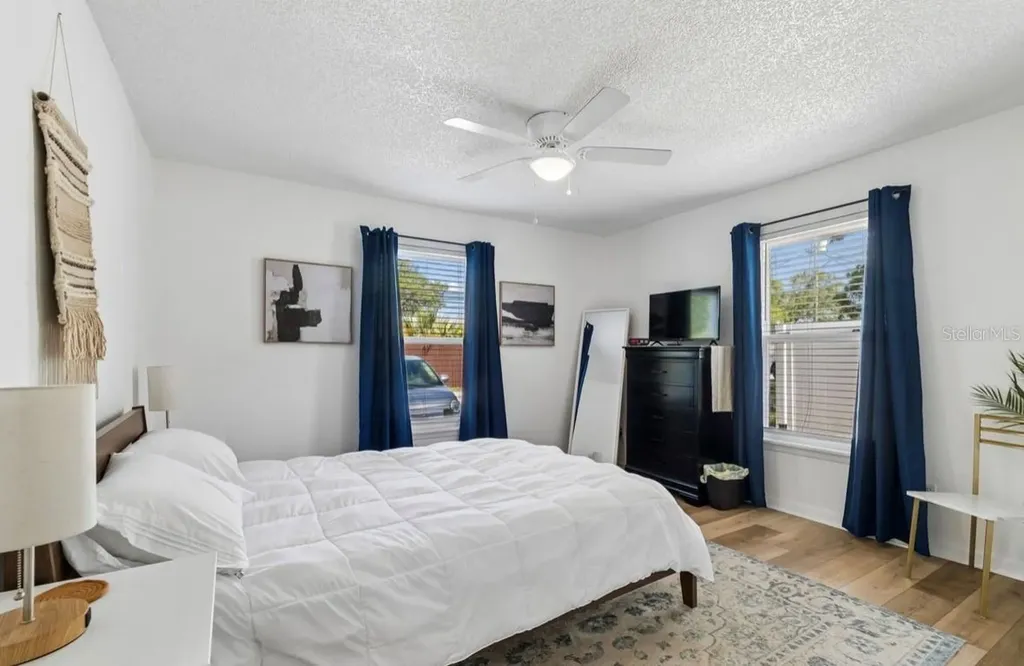 1812 Poinsettia Avenue Tarpon Springs FL 34689