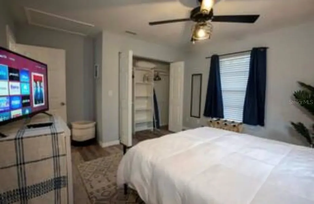 1812 Poinsettia Avenue Tarpon Springs FL 34689