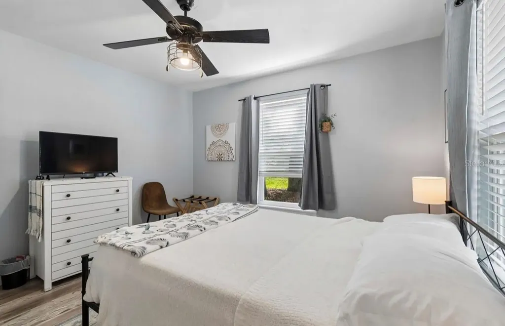 1812 Poinsettia Avenue Tarpon Springs FL 34689