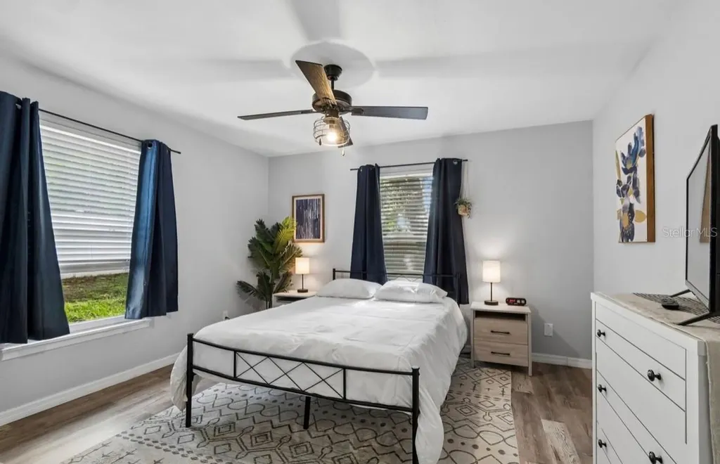 1812 Poinsettia Avenue Tarpon Springs FL 34689