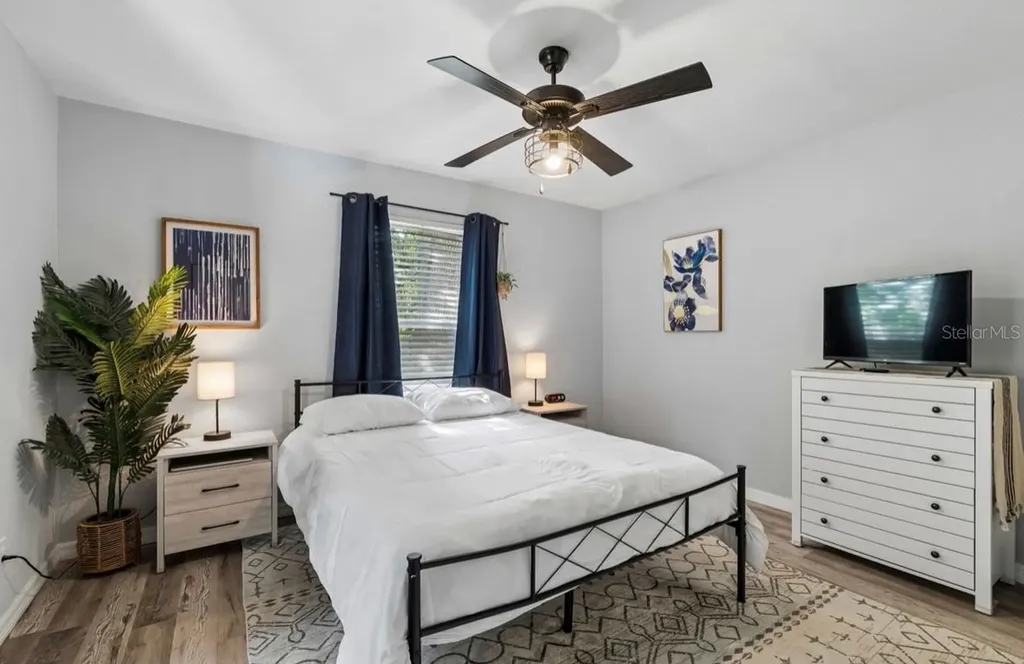 1812 Poinsettia Avenue Tarpon Springs FL 34689