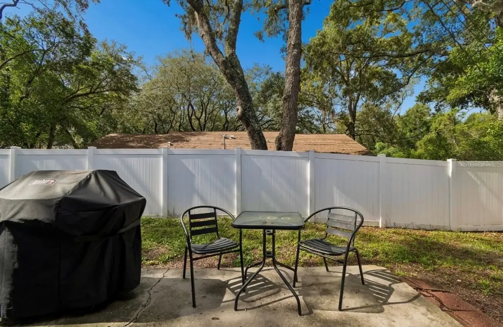 1812 Poinsettia Avenue Tarpon Springs FL 34689