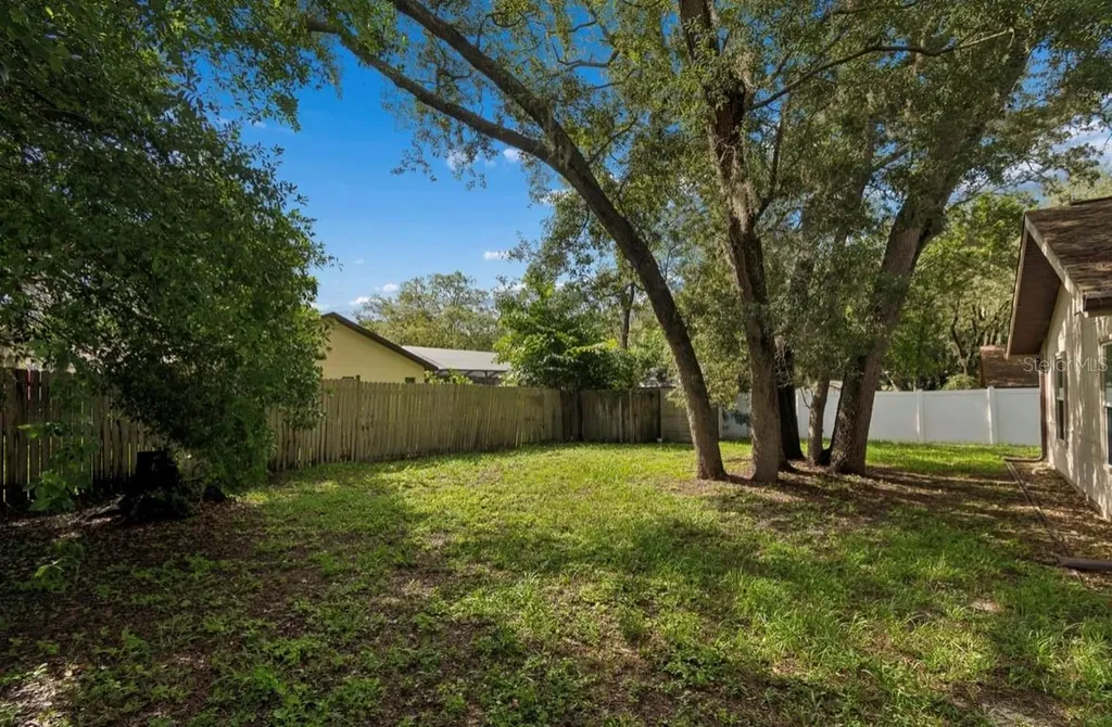 1812 Poinsettia Avenue Tarpon Springs FL 34689