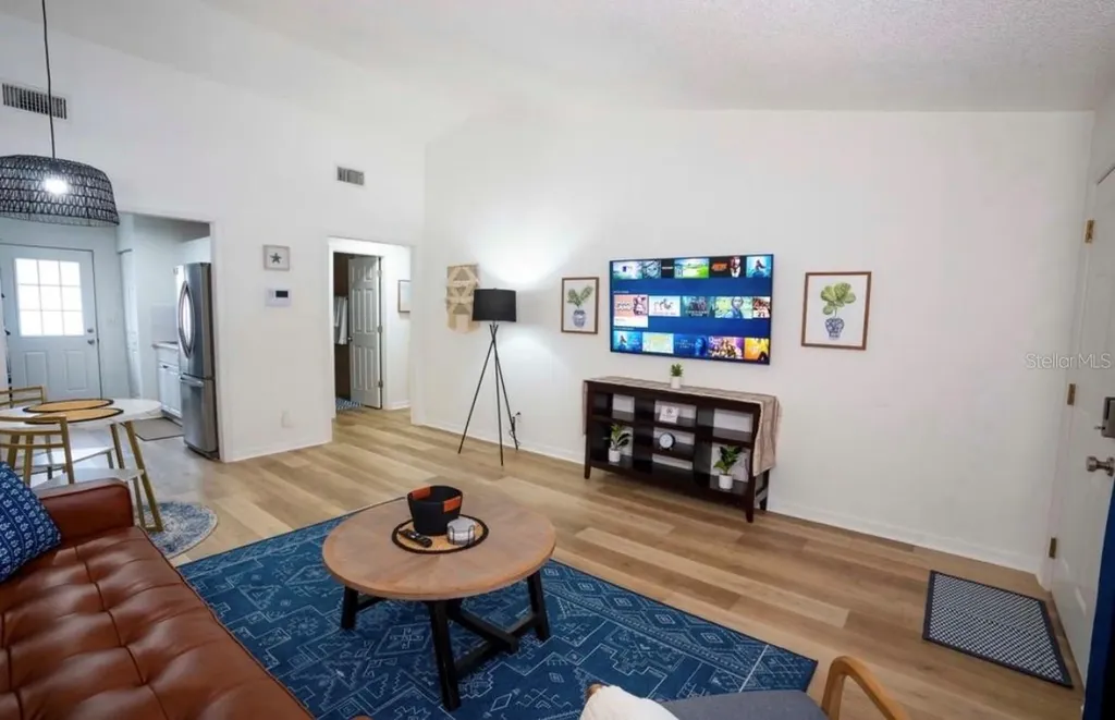 1812 Poinsettia Avenue Tarpon Springs FL 34689