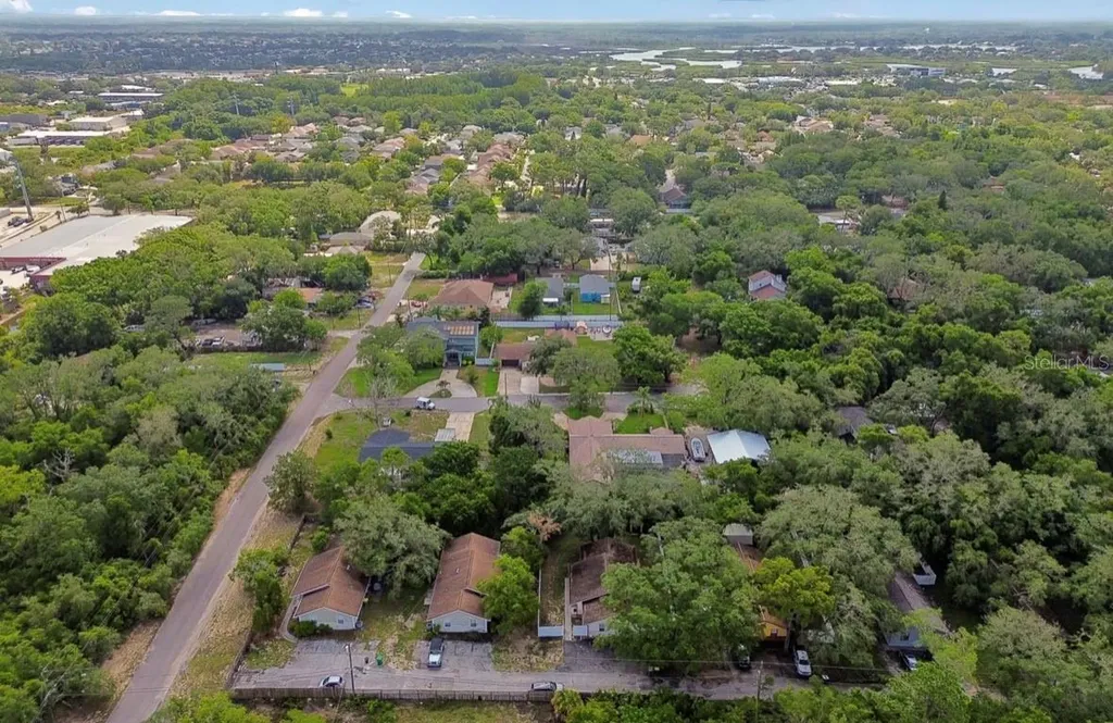 1812 Poinsettia Avenue Tarpon Springs FL 34689