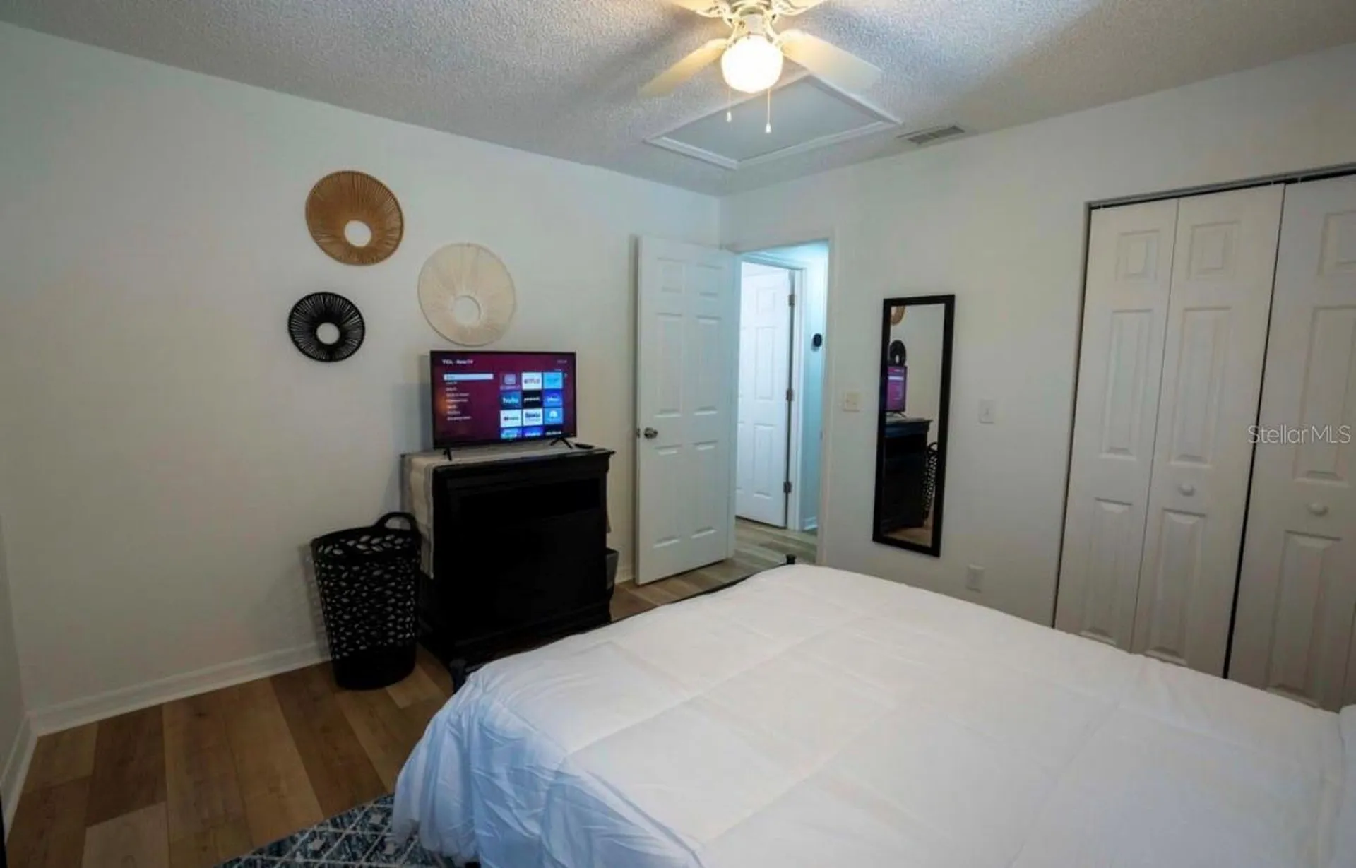1812 Poinsettia Avenue Tarpon Springs FL 34689