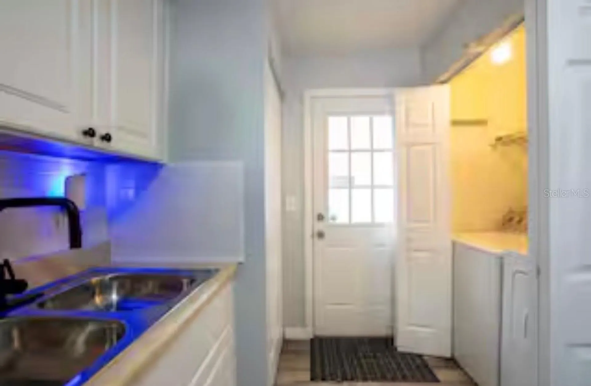 1812 Poinsettia Avenue Tarpon Springs FL 34689