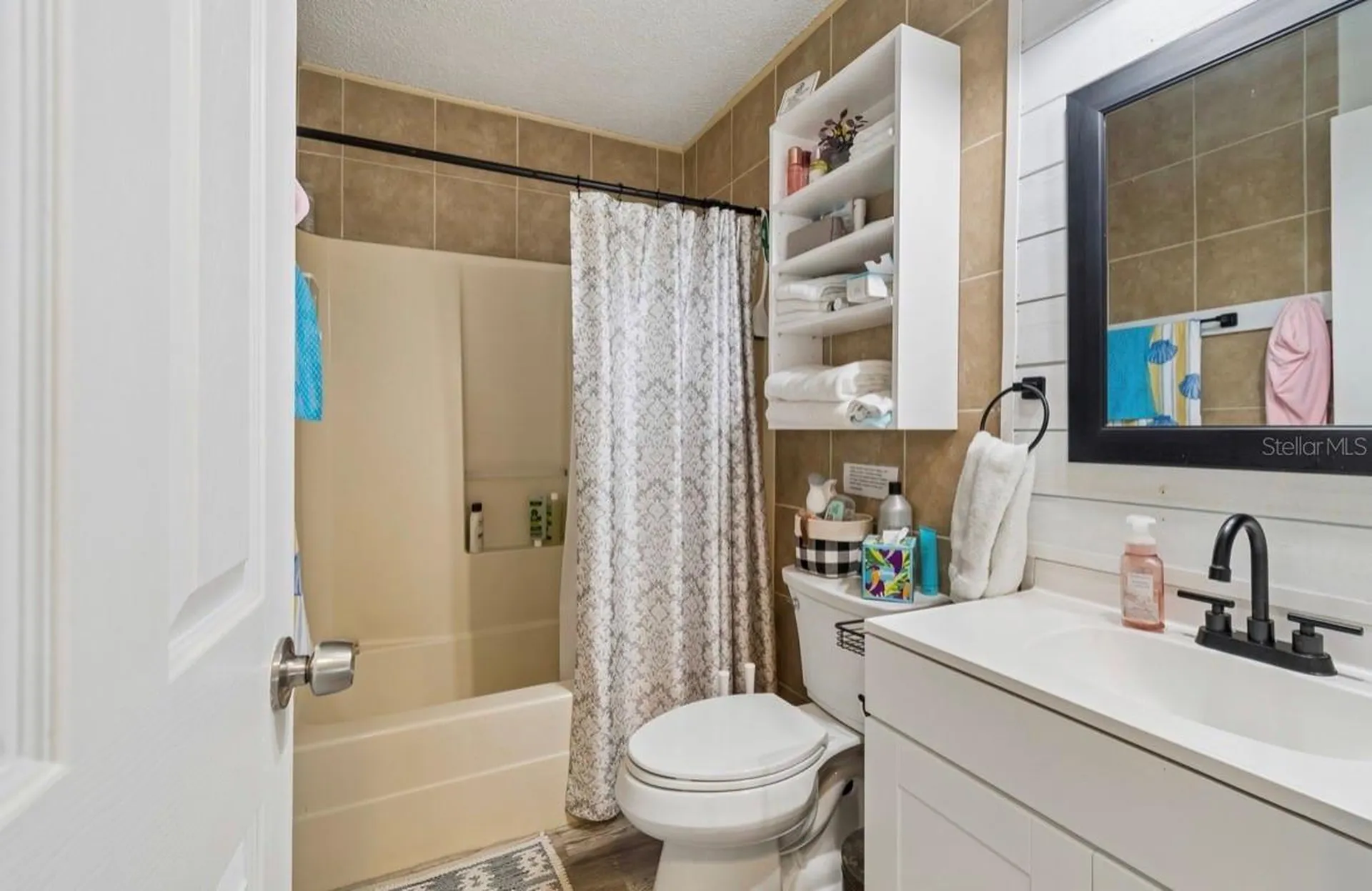 1812 Poinsettia Avenue Tarpon Springs FL 34689