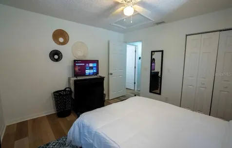 1812 Poinsettia Avenue Tarpon Springs FL 34689