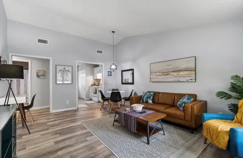 1812 Poinsettia Avenue Tarpon Springs FL 34689