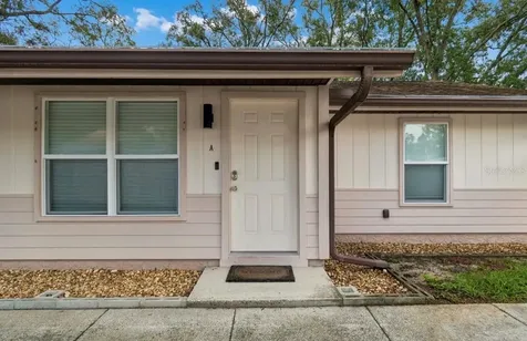 1812 Poinsettia Avenue Tarpon Springs FL 34689