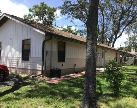 1812 Poinsettia Avenue Tarpon Springs FL 34689