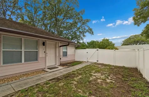 1812 Poinsettia Avenue Tarpon Springs FL 34689