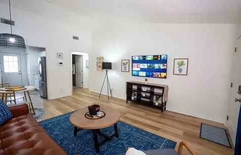 1812 Poinsettia Avenue Tarpon Springs FL 34689