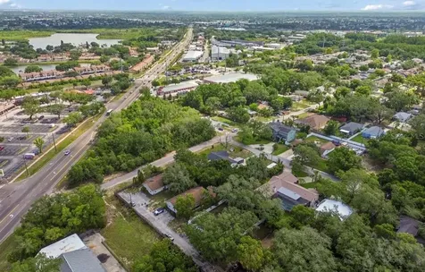 1812 Poinsettia Avenue Tarpon Springs FL 34689