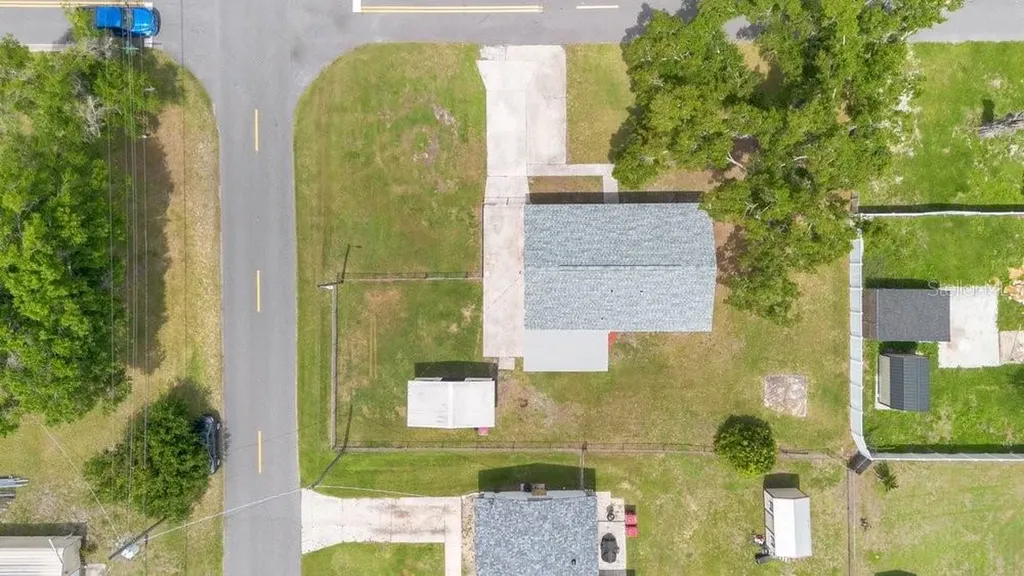1502 N Bracewell Drive Plant City FL 33563