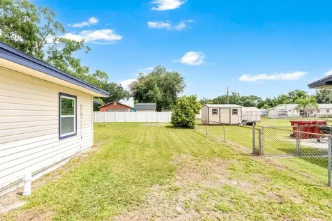 1502 N Bracewell Drive Plant City FL 33563