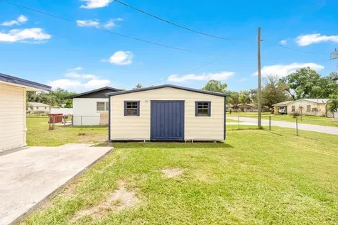 1502 N Bracewell Drive Plant City FL 33563