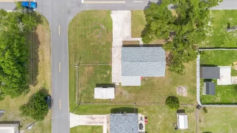 1502 N Bracewell Drive Plant City FL 33563