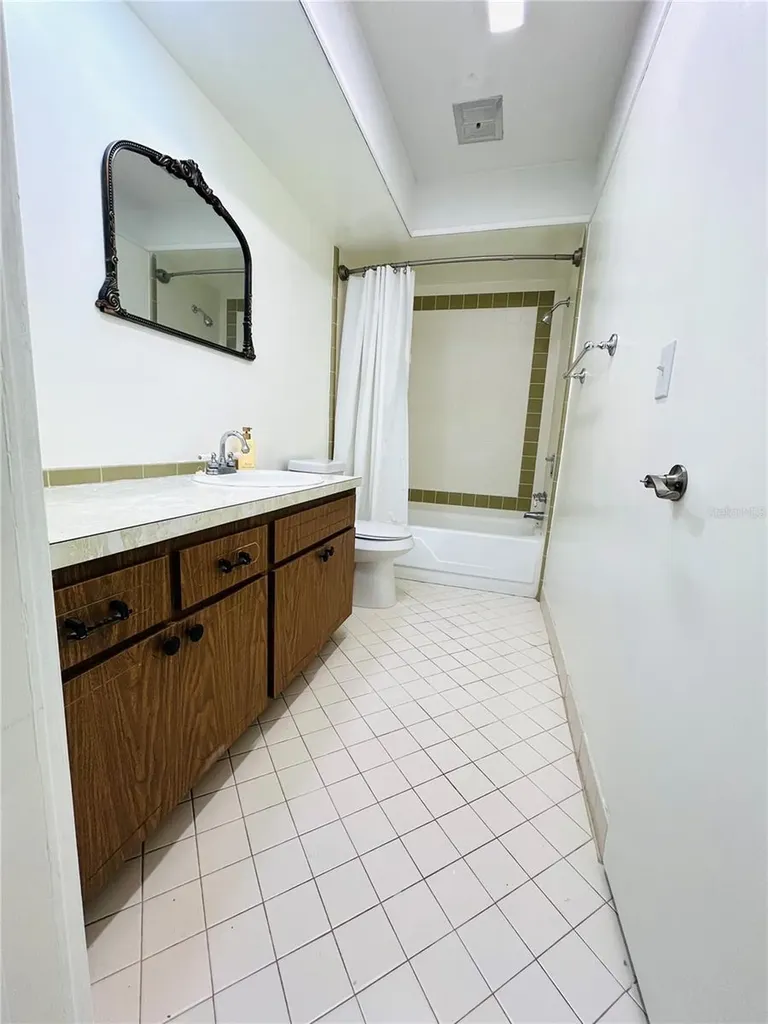8651 10th Street N St Petersburg FL 33702