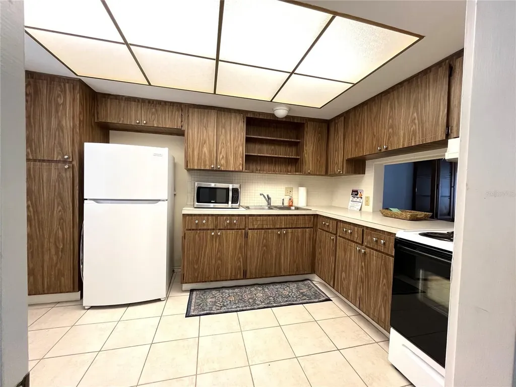 8651 10th Street N St Petersburg FL 33702
