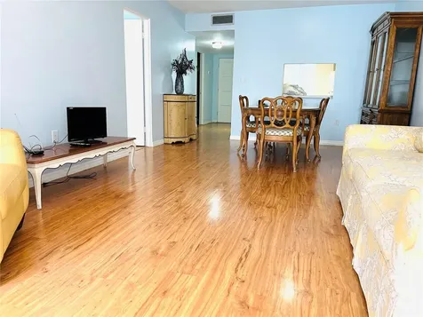 8651 10th Street N St Petersburg FL 33702