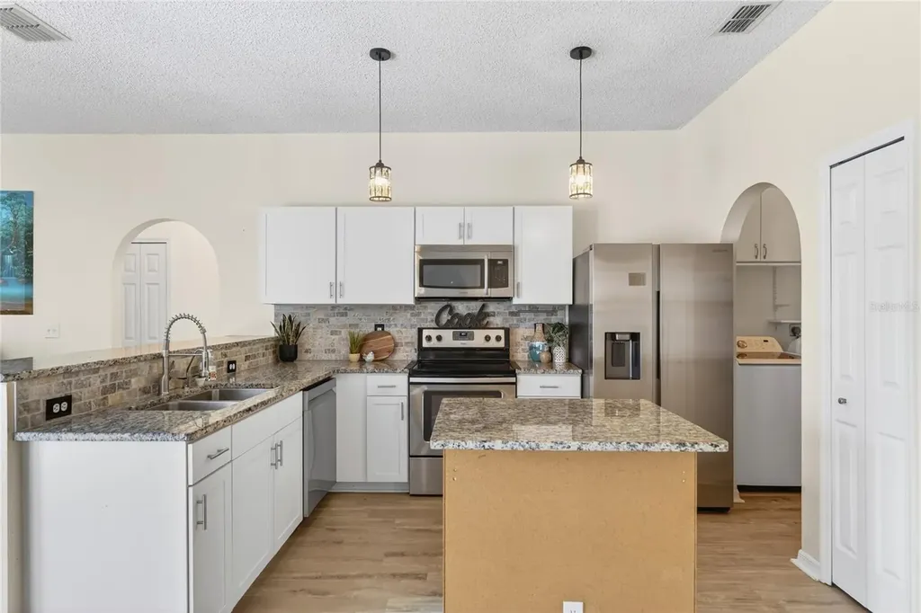 2020 Thisbe Avenue SE Palm Bay FL 32909
