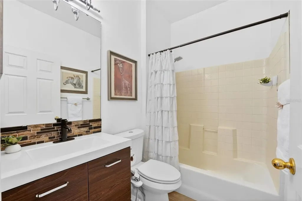 2020 Thisbe Avenue SE Palm Bay FL 32909