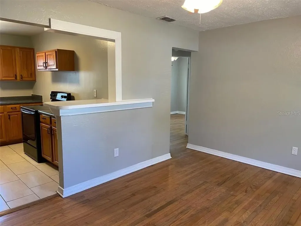 320 W Graves Avenue Orange City FL 32763