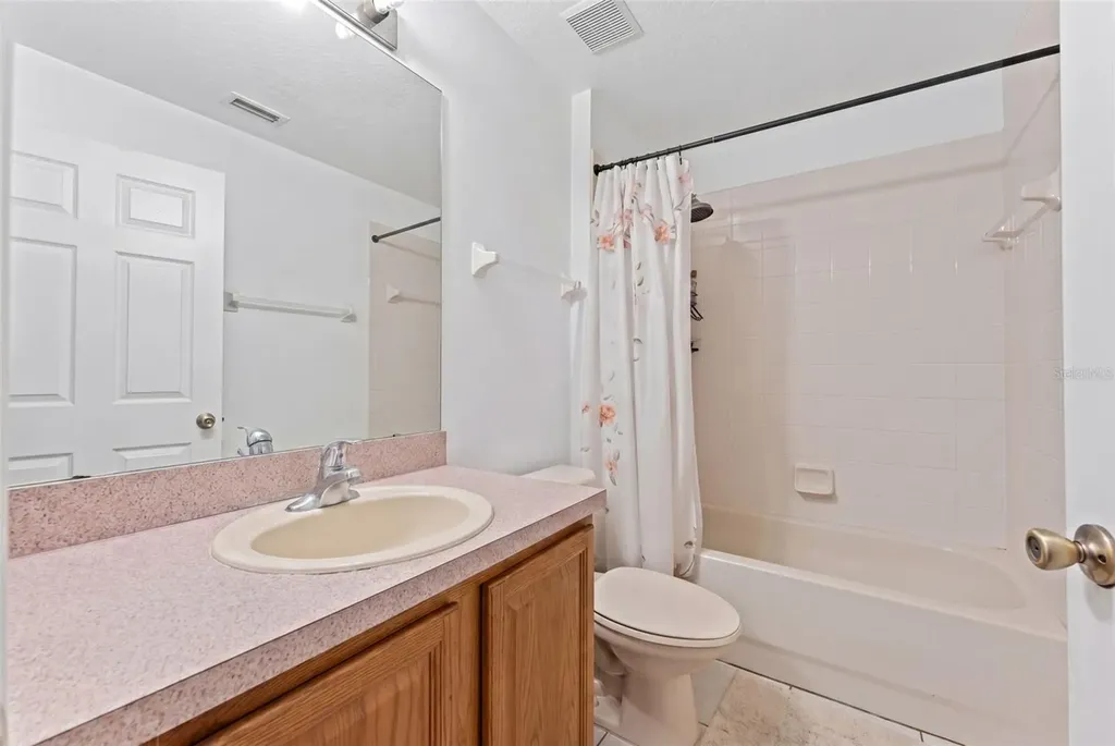 2127 Ruche Court Orlando FL 32817