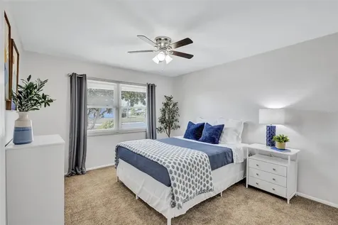 904 La Jolla Avenue Sun City Center FL 33573