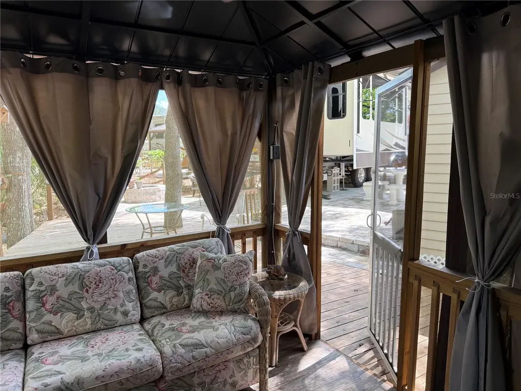 2853 NE 104th Terrace Silver Springs FL 34488