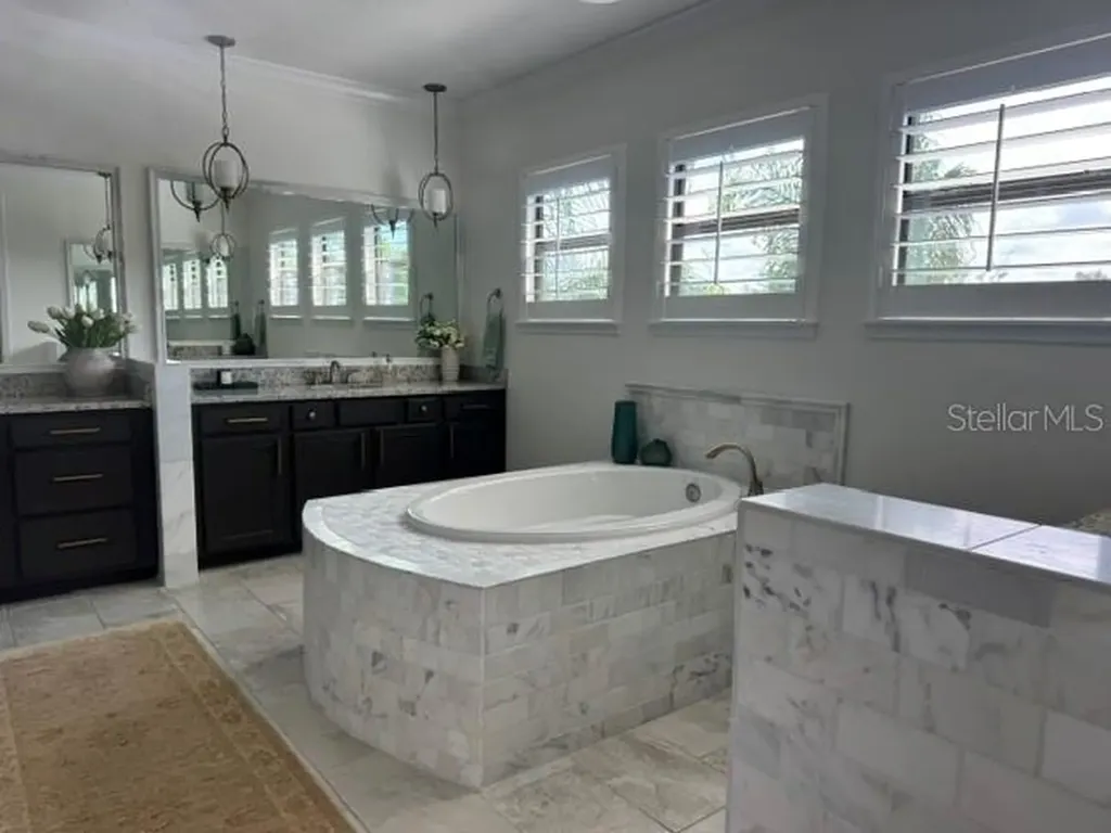 6237 Signature Pointe Lane Bradenton FL 34210
