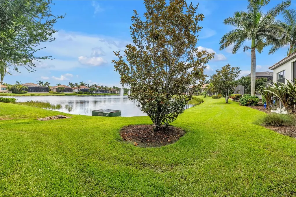 6237 Signature Pointe Lane Bradenton FL 34210