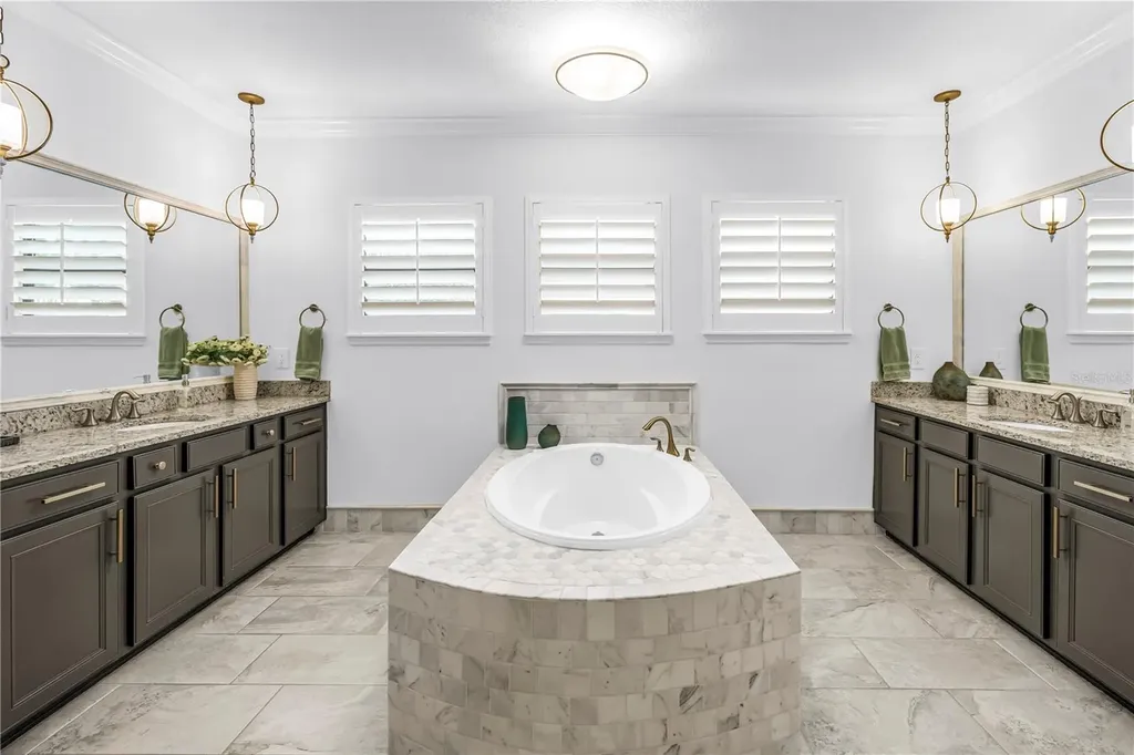 6237 Signature Pointe Lane Bradenton FL 34210