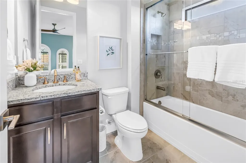 6237 Signature Pointe Lane Bradenton FL 34210