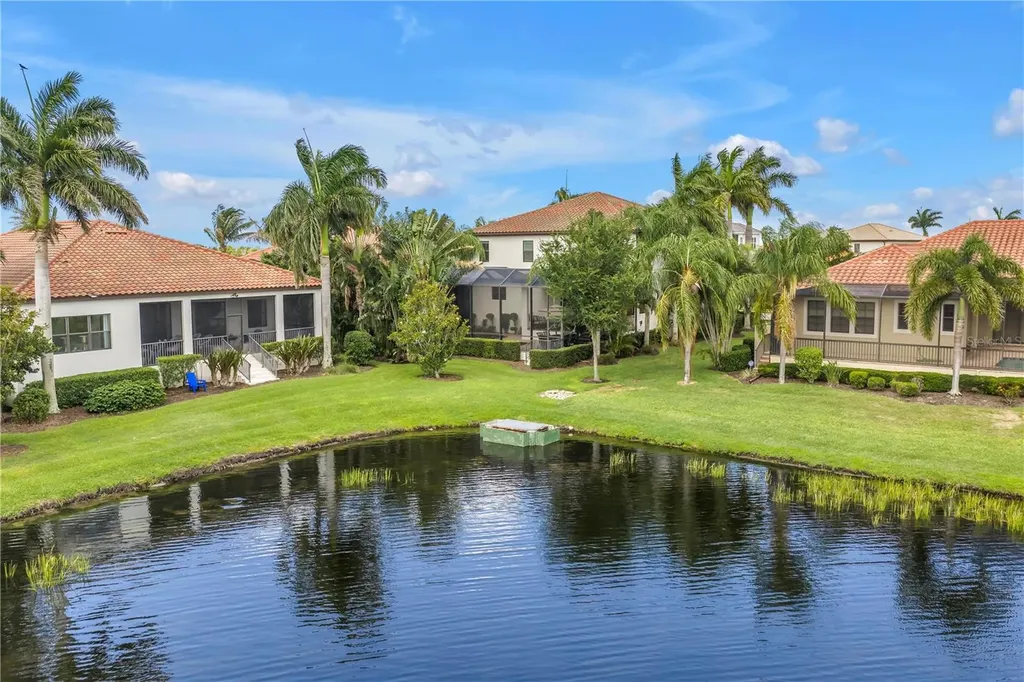 6237 Signature Pointe Lane Bradenton FL 34210