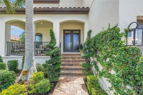 6237 Signature Pointe Lane Bradenton FL 34210