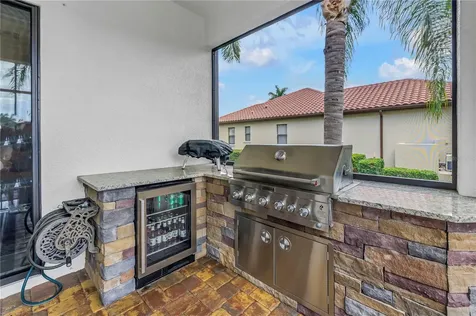 6237 Signature Pointe Lane Bradenton FL 34210