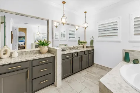 6237 Signature Pointe Lane Bradenton FL 34210
